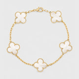 Pulsera con Motivo de Trébol y Elegancia Baño de Oro