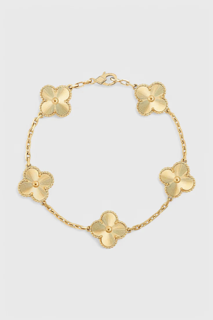 Pulsera con Motivo de Trébol y Elegancia Baño de Oro