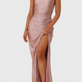 Josefa Vestido de Un Hombro con Pliegues y Alta Abertura