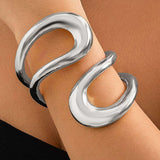 Pulsera Asimétrica Recortada