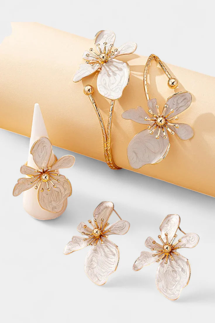 Set de Accesorios Florales: Pulsera + Pendientes + Anillos