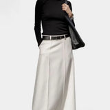 Ada Falda H-Line Lisa con Estilo Urbano Moderno