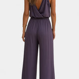 Donatila Mono Único con Detalles Dorados y Pierna Abierta