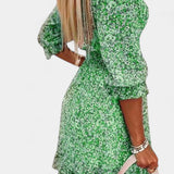 Benicia Vestido Floral de Manga Abullonada con Dobladillo Juguetón