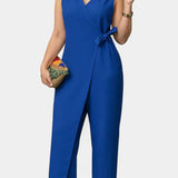 Zoe Mono Elegante con Escote en V y Cinturón Ajustable