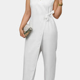 Zoe Mono Elegante con Escote en V y Cinturón Ajustable