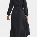 Theresa Vestido con Cuello Alto y Cinturón Plisado